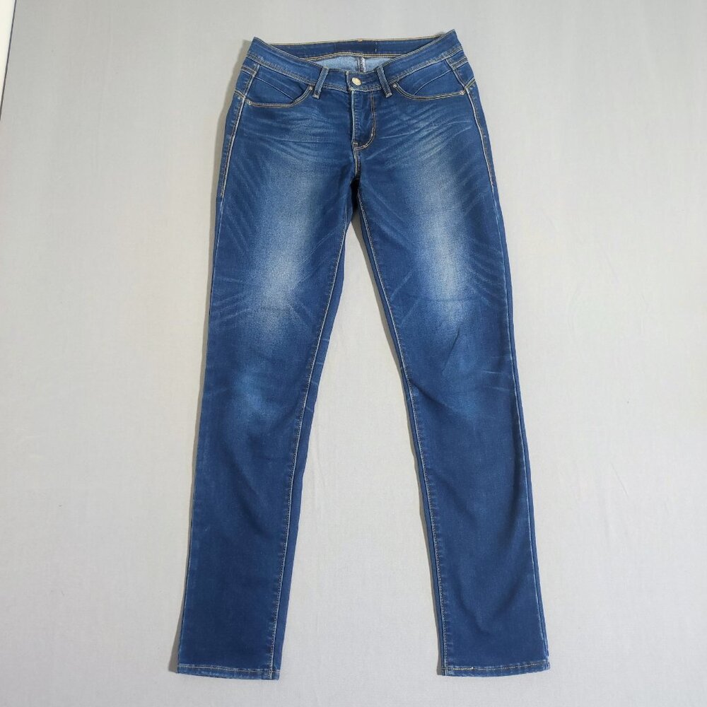 Levi's jeans women's size W26/L32 denim blue colour slim fit straight leg jeans